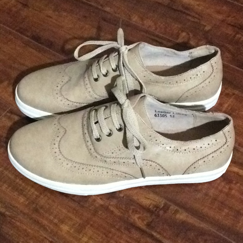 Light Tan Men’s Oxford